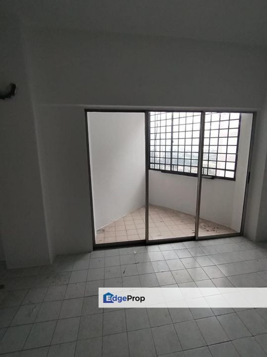 Sri impian apartment larkin new paint full loan cash out, Johor, Johor Bahru