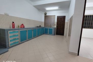 Kota tinggi renovated full loan house for sale nice unit
