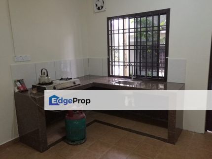 Skudai baru jln hang tuah unfurnish w kitchen table top, Johor, Skudai