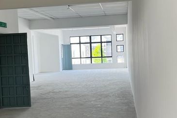 Ground floor shop for rent  Bistari perdana pasir Gudang jln siantan 1