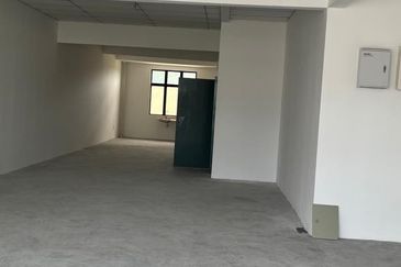 Ground floor shop for rent  Bistari perdana pasir Gudang jln siantan 1