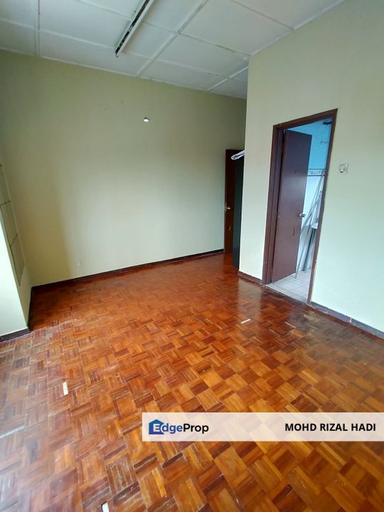 Corner Unit Apartment Shah Alam U5 | RM250K Only, Selangor, Subang