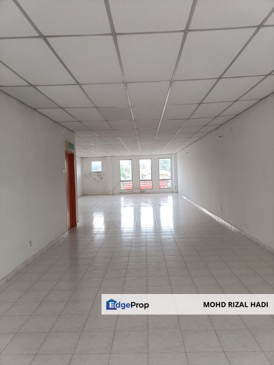 Senawang | Shop Lot Facing Main Road | Rm 1500 only, Negeri Sembilan, Seremban