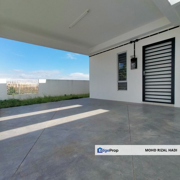 Tiara Sendayan Freehold Property Corner Lot Selling at SPA Price , Negeri Sembilan, Seremban