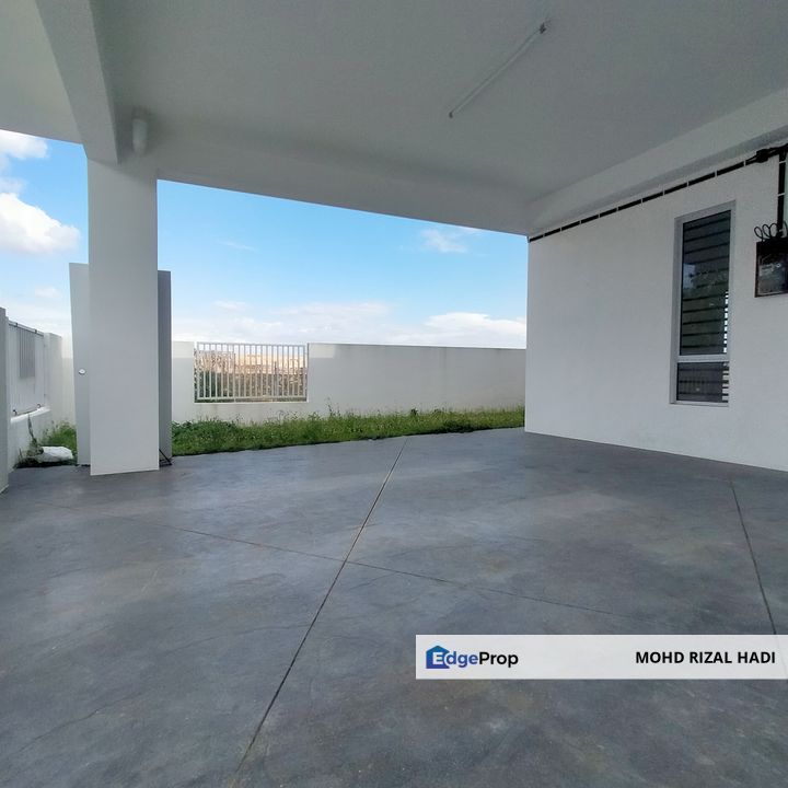 Tiara Sendayan Freehold Property Corner Lot Selling at SPA Price , Negeri Sembilan, Seremban