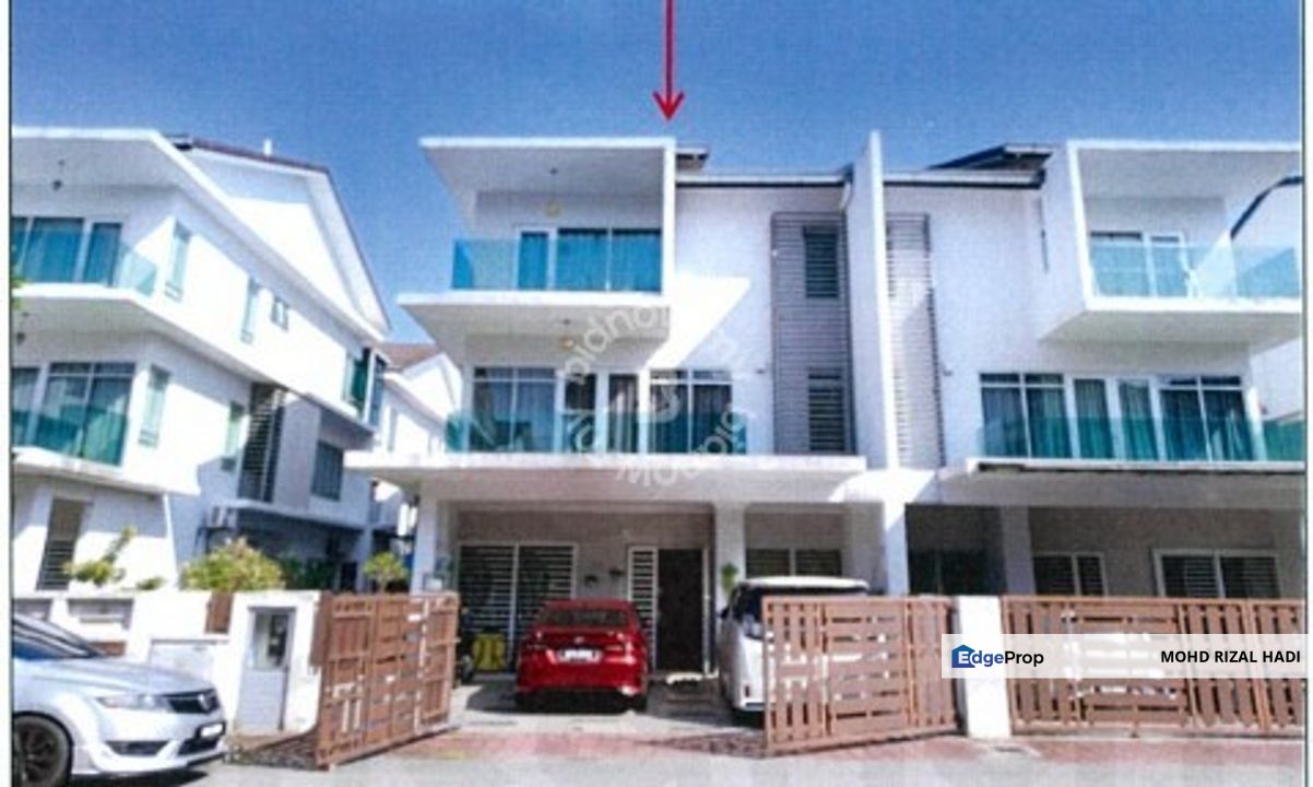 BELOW MARKET RM300K | 3-Storey Freehold Villa @ 1080 Residence, Kajang, Selangor, Kajang