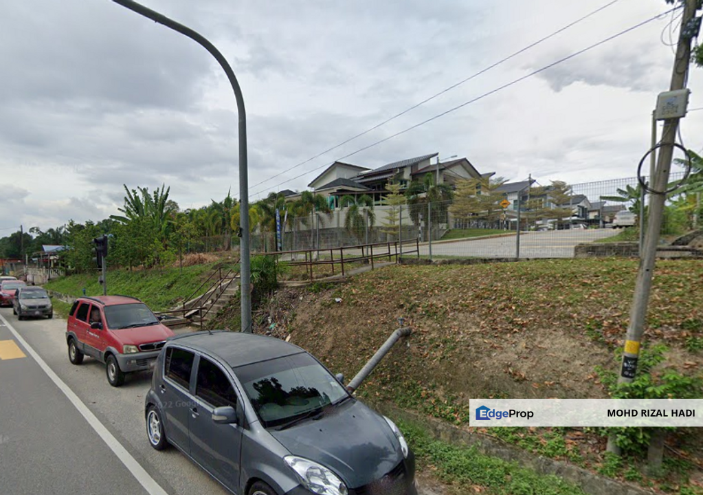 SAVE RM 214k! 2-STOREY BUNGALOW @ TAMAN SRI RAMBAI, LABU, Negeri Sembilan, Seremban