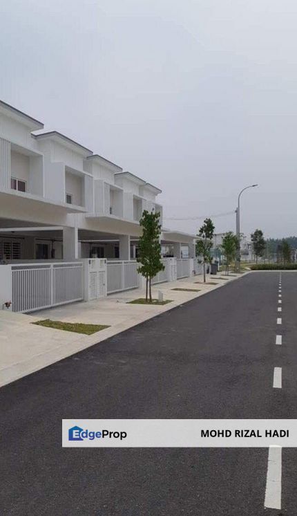 Renovated & Partially Furnished Double Storey Link House, Negeri Sembilan, Seremban