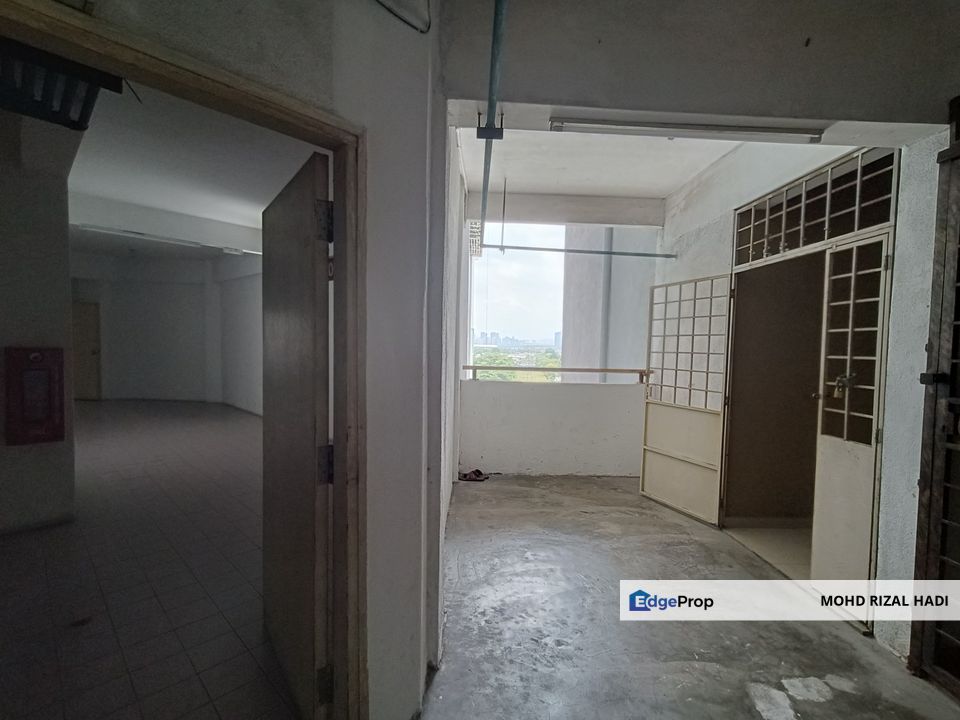 Puchong | Intan Apartment Rm 290k | Fully Furnished Corner Lot, Selangor, Puchong