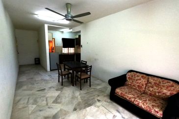 Residensi Warnasari 1