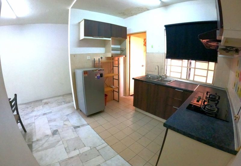 Residensi Warnasari 1