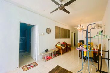 Residensi Bistaria, Ukay Bistari