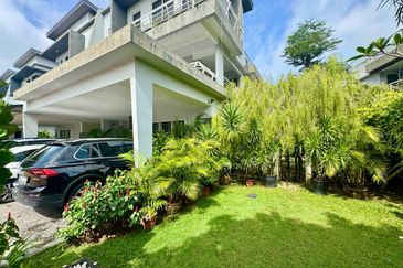 Perdana Lakeview East