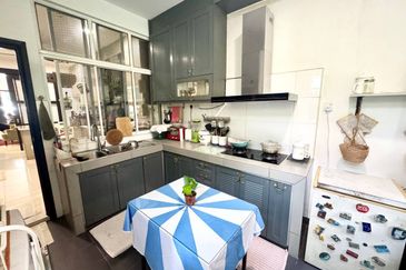 Perdana Lakeview East