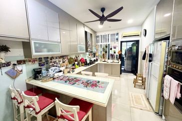 Perdana Lakeview East