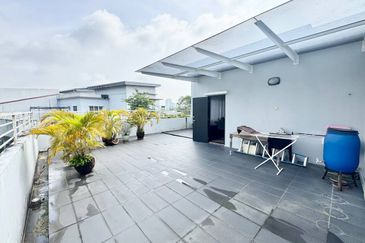 Perdana Lakeview East