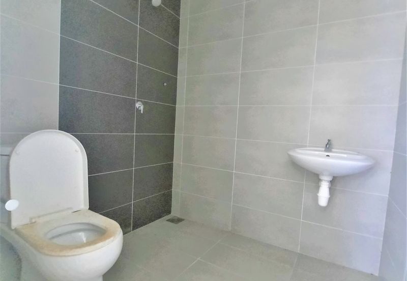 Monet Lily @ Sunsuria City