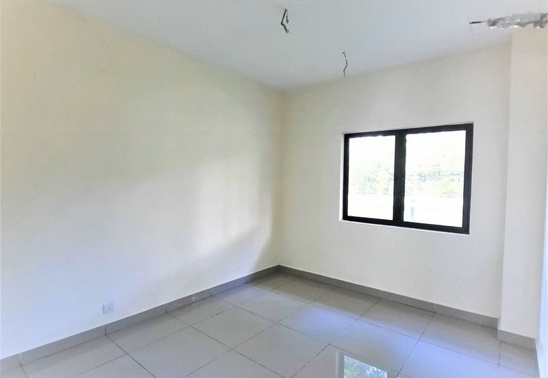 Monet Lily @ Sunsuria City