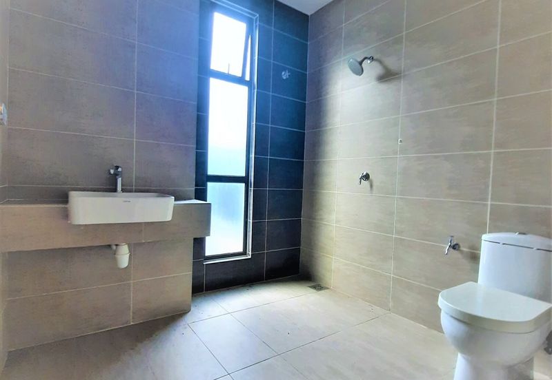 Monet Lily @ Sunsuria City