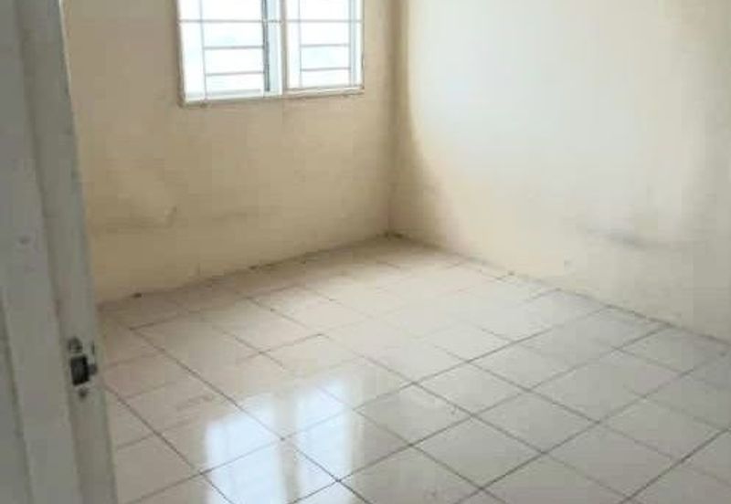 Residensi Bistaria, Ukay Bistari