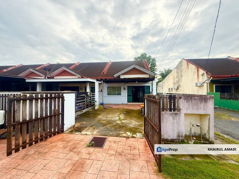 Taman Meru Permai Klang Selangor For Sale EndLot Single Storey Terrace With pool , Selangor, Klang