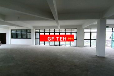 Pusat Perniagaan Alma