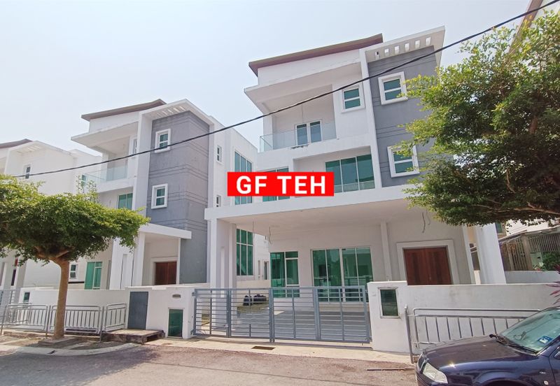 3 Storey Bungalow Kampung Benggali