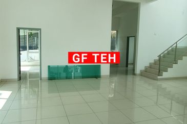 3 Storey Bungalow Kampung Benggali