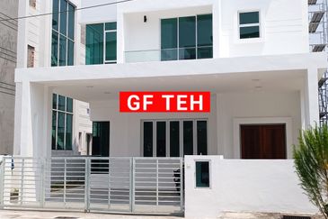 3 Storey Bungalow Kampung Benggali