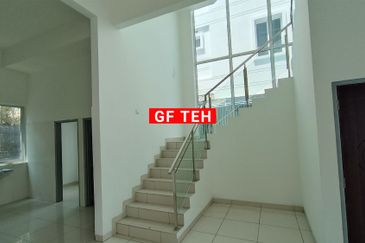 3 Storey Bungalow Kampung Benggali