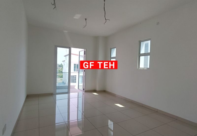 3 Storey Bungalow Kampung Benggali