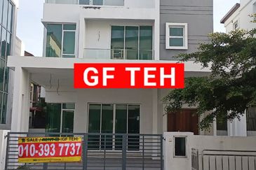 3 Storey Bungalow Kampung Benggali