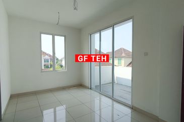 3 Storey Bungalow Kampung Benggali