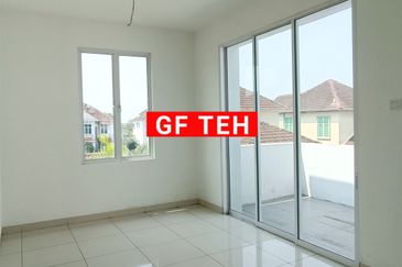 3 Storey Bungalow Kampung Benggali