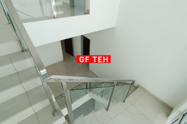 3 Storey Bungalow Kampung Benggali