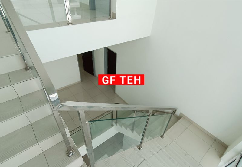 3 Storey Bungalow Kampung Benggali