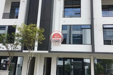 3 Storey Shop Vervea | Batu Kawan