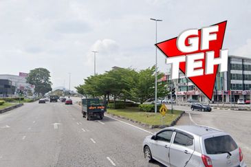 MAIN ROAD @ Jalan jambu, Double Storey Semi D Shop Lot, Taman Teh Teng Seng, Ipoh ,Perak