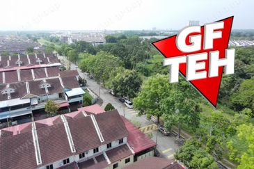 Jalan IKS Simpang Ampat