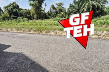 Jalan IKS Simpang Ampat