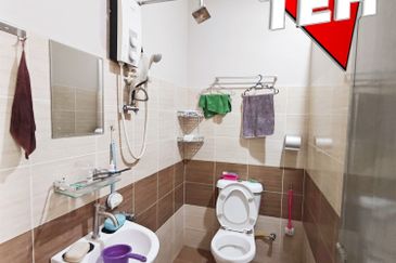 Jalan IKS Simpang Ampat