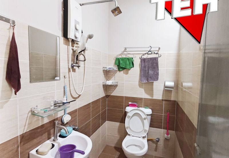 Jalan IKS Simpang Ampat