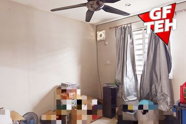 Jalan IKS Simpang Ampat