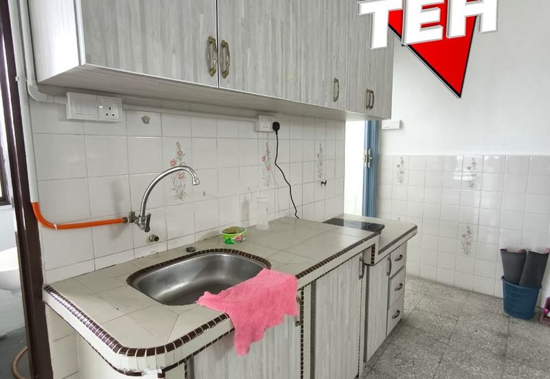 Rumah Pangsa Kos Rendah, Pusat Perniagaan Raja Uda