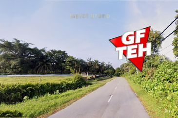 Bukit Merah Laketown Resort