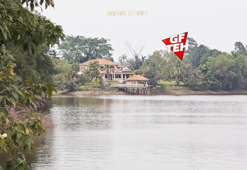 Bukit Merah Laketown Resort