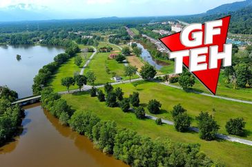 Bukit Merah Laketown Resort