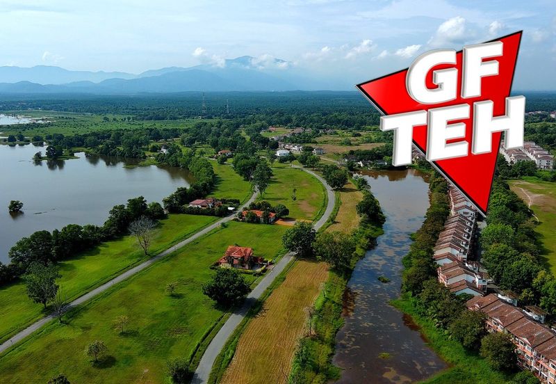 Bukit Merah Laketown Resort