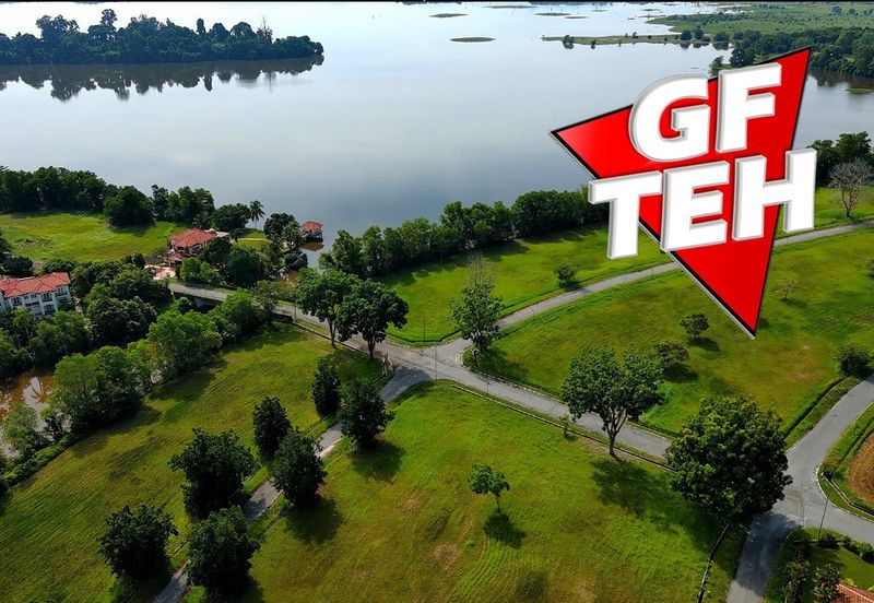 Bukit Merah Laketown Resort