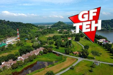 Bukit Merah Laketown Resort